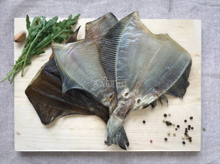 Рыцарское мясо говядины: Камбала камчатская вяленая без икры