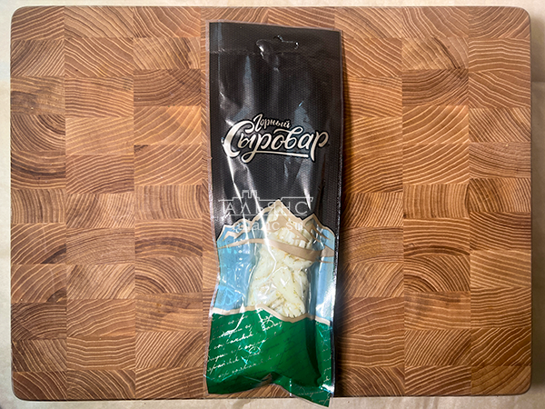 Сыр 100 гр ГОРНЫЙ СЫРОВАР (Косичка с укропом и чесноком) в Липецке